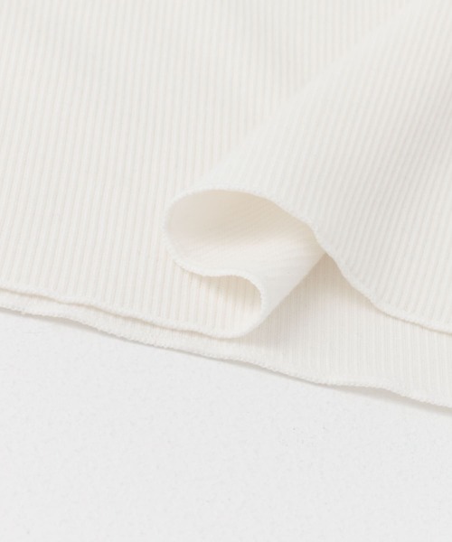 URBAN RESEARCH DOORS（アーバンリサーチドアーズ）の「『UR TECH』テレコハイネックTシャツ（Tシャツ/カットソー・レディース・オフホワイト/ブラック・MEDIUM）」の17枚目の写真