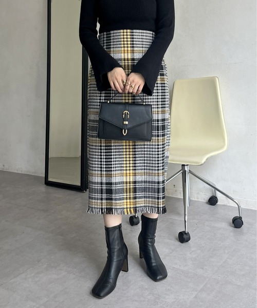 prose verse（プロズヴェール）の「裾フリンジツイードチェックスカート（スカート・レディース・ブルー/イエロー・MEDIUM）」の5枚目の写真
