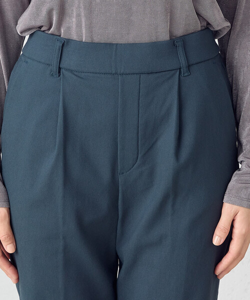 COMME CA MODELS（コムサモデルズ）の「【美しい ベーシックパンツ】裏起毛カルゼ　テーパードパンツ（その他パンツ・レディース・ブラック/ネイビー/グリーン/グレイッシュベージュ・MEDIUM/LARGE/X-SMALL/X-LARGE/SMALL）」の11枚目の写真