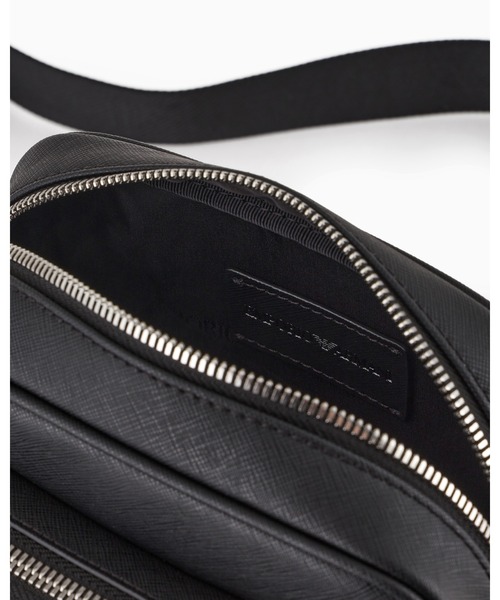 EMPORIO ARMANI（エンポリオアルマーニ）の「【エンポリオ アルマーニ】Armani Sustainability Values クロスボディバッグ イーグルプレート付き（ボディバッグ/ウエストポーチ・メンズ・ブラック系その他・FREE）」の6枚目の写真