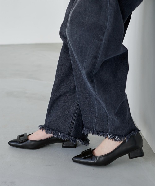 UR'S(ユアーズ)の「3cmヒールバックルデザインパンプス(パンプス・レディース・アイボリー/ブラック/キャメル・M/S/LL/L)」の8枚目の写真