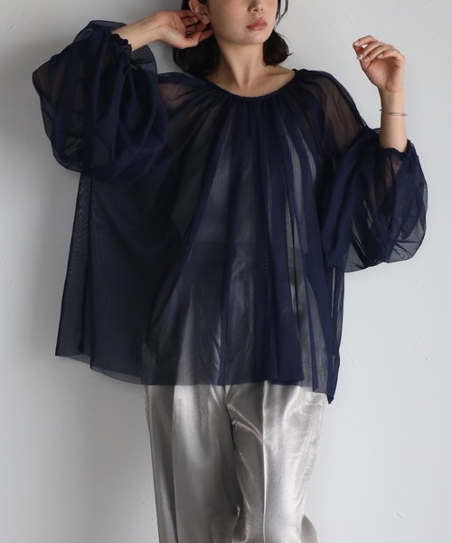 r.（アールドット）の「チュールレイヤードギャザーブラウス（シャツ/ブラウス・レディース・アイボリー/グレー/ネイビー/ブラック/グレイッシュベージュ・FREE）」の5枚目の写真