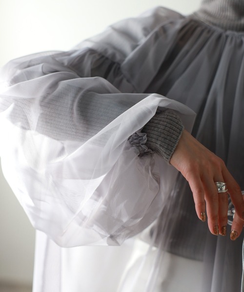 r.（アールドット）の「チュールレイヤードギャザーブラウス（シャツ/ブラウス・レディース・アイボリー/グレー/ネイビー/ブラック/グレイッシュベージュ・FREE）」の16枚目の写真