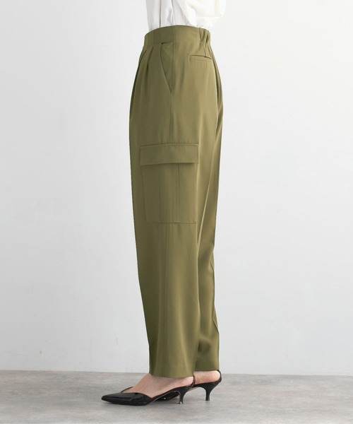 URBAN RESEARCH ROSSO WOMEN（アーバンリサーチ　ロッソ）の「センタープレスカーゴパンツ（その他パンツ・レディース・アイボリー/カーキ・FREE）」の3枚目の写真