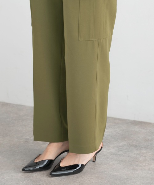 URBAN RESEARCH ROSSO WOMEN（アーバンリサーチ　ロッソ）の「センタープレスカーゴパンツ（その他パンツ・レディース・アイボリー/カーキ・FREE）」の9枚目の写真