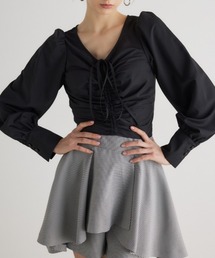 バックオープンギャザーデザイントップス