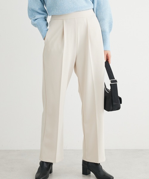 Petit fleur（プチフルール）の「・Petit　Fleur　タックテーパードパンツ（その他パンツ・レディース・ブラック/グレイッシュベージュ/アイボリー/ブルー・FREE）」の2枚目の写真