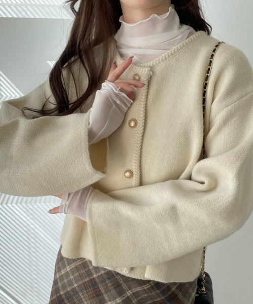 Ada.(エイダ)の「パイピング 金ボタン ニット カーディガン(カーディガン/ボレロ・レディース・ベージュ/グレー/アイボリー・FREE)」の17枚目の写真