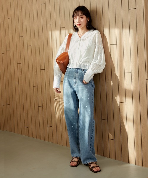 VIS(ビス)の「ラインストーンストレートスリットデニム(デニムパンツ・レディース・ブルー系その他6/ブルー系その他4/サックスブルー・M/S)」の21枚目の写真