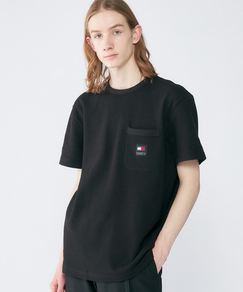 tommy jeans（トミー ジーンズ）の「【ユニセックス】レギュラーワッフルポケットTシャツ（Tシャツ/カットソー・メンズ・アイボリー/ブラック/ホワイト・LARGE/MEDIUM/SMALL/X-LARGE）」の21枚目の写真