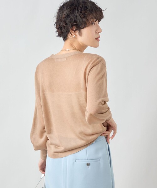 NOLLEY’S Sophi(ノーリーズソフィ)の「《手洗い可能》シアーVネックカーディガン(カーディガン/ボレロ・レディース・キャメル/ミント/イエロー・38)」の8枚目の写真