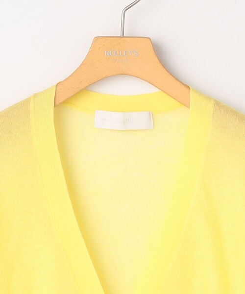 NOLLEY’S Sophi(ノーリーズソフィ)の「《手洗い可能》シアーVネックカーディガン(カーディガン/ボレロ・レディース・キャメル/ミント/イエロー・38)」の13枚目の写真