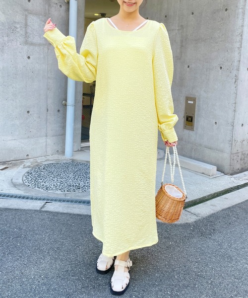 Meli rich(メリーリッチ)の「バックドロストワンピース(ワンピース・レディース・パープル/イエロー/オフホワイト/ブラック・FREE)」の4枚目の写真