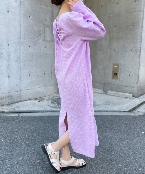 Meli rich(メリーリッチ)の「バックドロストワンピース(ワンピース・レディース・パープル/イエロー/オフホワイト/ブラック・FREE)」の12枚目の写真