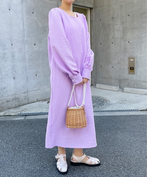 Meli rich(メリーリッチ)の「バックドロストワンピース(ワンピース・レディース・パープル/イエロー/オフホワイト/ブラック・FREE)」の21枚目の写真