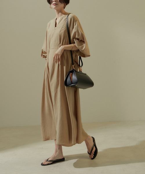 SALON adam et rope'（サロン アダム エ ロペ）の「[24SS]ウエストタックワンピース【洗える】（ワンピース・レディース・ブラック/ベージュ・FREE）」の8枚目の写真