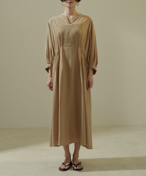 SALON adam et rope'（サロン アダム エ ロペ）の「[24SS]ウエストタックワンピース【洗える】（ワンピース・レディース・ブラック/ベージュ・FREE）」の11枚目の写真