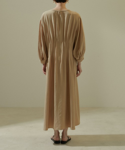 SALON adam et rope'（サロン アダム エ ロペ）の「[24SS]ウエストタックワンピース【洗える】（ワンピース・レディース・ブラック/ベージュ・FREE）」の13枚目の写真