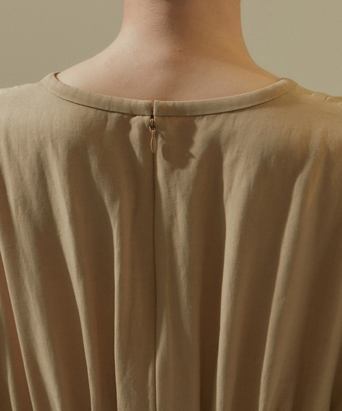 SALON adam et rope'（サロン アダム エ ロペ）の「[24SS]ウエストタックワンピース【洗える】（ワンピース・レディース・ブラック/ベージュ・FREE）」の18枚目の写真