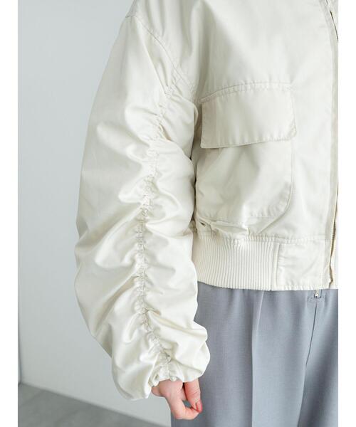 Te chichi（テチチ）の「ツイルノーカラーショートギャザーブルゾン（ブルゾン・レディース・オフホワイト/カーキ・F）」の12枚目の写真