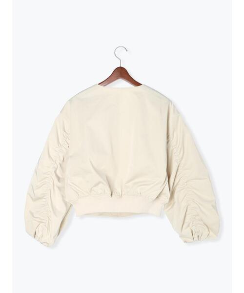 Te chichi（テチチ）の「ツイルノーカラーショートギャザーブルゾン（ブルゾン・レディース・オフホワイト/カーキ・F）」の16枚目の写真