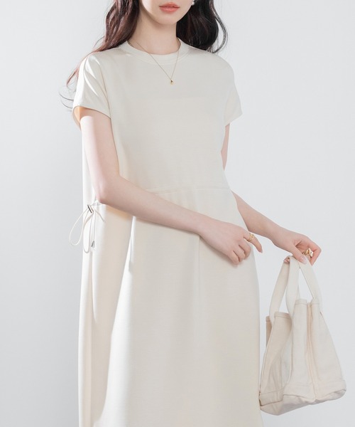 SAISON DE PAPILLON（セゾンドパピヨン）の「ポンチ素材フレンチスリーブワンピース（ワンピース・レディース・アイボリー/ブラック/グレー・S/M/L）」の13枚目の写真