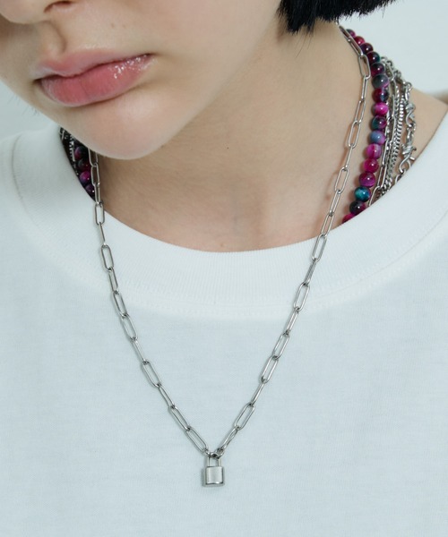 AIVER(アイバー)の「AIVER ミニパドロックネックレス(ネックレス・メンズ・シルバー・FREE)」の1枚目の写真