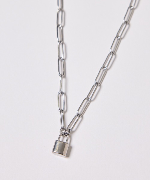 AIVER(アイバー)の「AIVER ミニパドロックネックレス(ネックレス・メンズ・シルバー・FREE)」の5枚目の写真