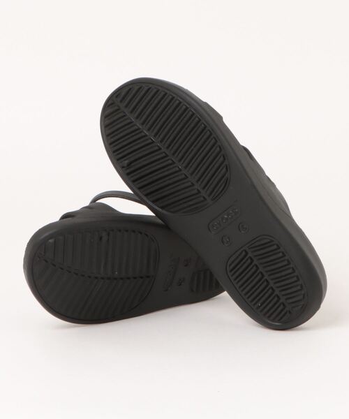 crocs(クロックス)の「クロックス ゲッタウェイ ストラッピー / crocs Getaway Strappy(サンダル・レディース・ホワイト/ブラック/ピンク・22cm/23cm/24cm/25cm/21cm)」の5枚目の写真