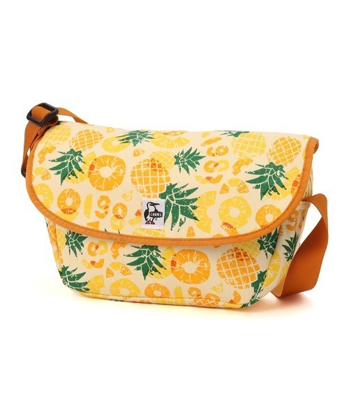 CHUMS(チャムス)の「【CHUMS/チャムス】 Round Flap Shoulder Bag Sweat(ショルダーバッグ・メンズ・ブラック/ヘザーグレー/ネイビー/イエロー/その他1/その他2/その他3/その他4/その他7/その他6/その他5/その他8/その他11/その他10/その他9・FREE)」の15枚目の写真