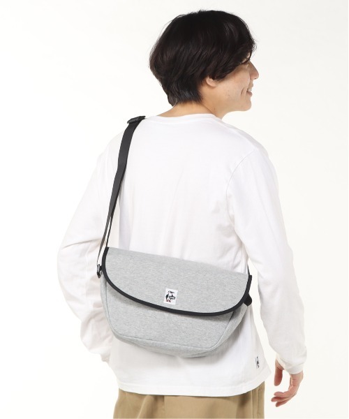 CHUMS(チャムス)の「【CHUMS/チャムス】 Round Flap Shoulder Bag Sweat(ショルダーバッグ・メンズ・ブラック/ヘザーグレー/ネイビー/イエロー/その他1/その他2/その他3/その他4・FREE)」の15枚目の写真