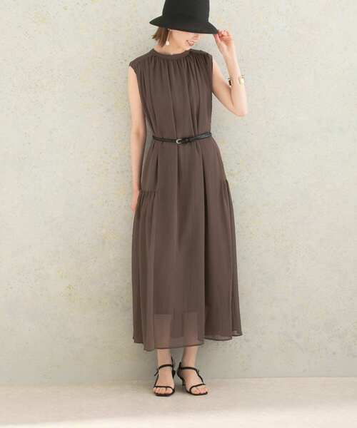 URBAN RESEARCH ROSSO WOMEN（アーバンリサーチ　ロッソ）の「ベルト付2wayシアーギャザーワンピース（ワンピース・レディース・ブラック/モカ・FREE）」の2枚目の写真