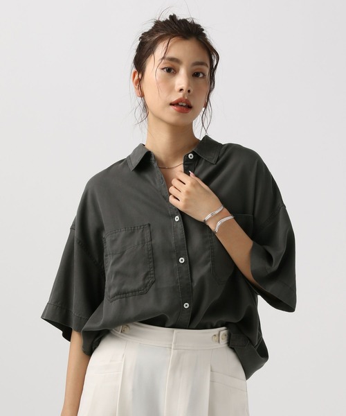 BAYFLOW（ベイフロー）の「2WAYスタンダード半袖シャツ（シャツ/ブラウス・レディース・オフホワイト/カーキ/レンガ/チャコール・FREE）」の3枚目の写真