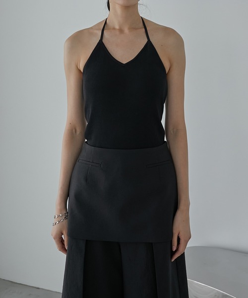 LE CIEL BLEU（ルシェルブルー）の「ホルターネックニットトップ / Halterneck Knit Top（キャミソール・レディース・レッド/ブラック/グレー・36）」の6枚目の写真