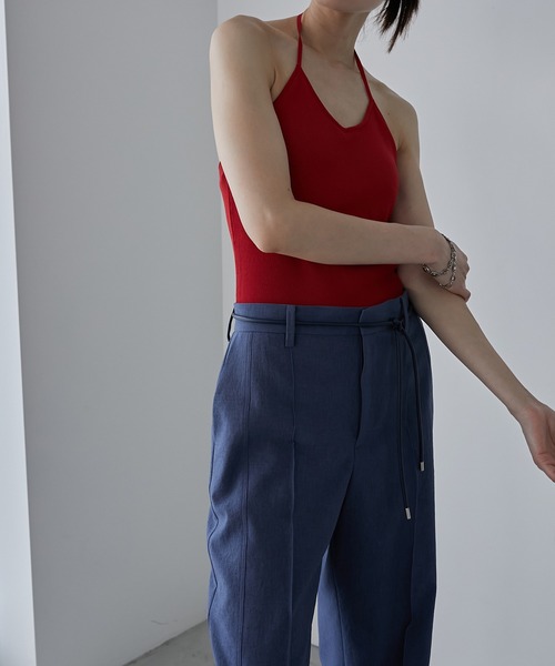LE CIEL BLEU（ルシェルブルー）の「ホルターネックニットトップ / Halterneck Knit Top（キャミソール・レディース・レッド/ブラック/グレー・36）」の18枚目の写真