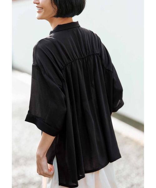 IEDIT(イディット)の「IEDIT 接触冷感素材が快適な シアーハーフスリーブシャツ(シャツ/ブラウス・レディース・ピンクベージュ・MEDIUM/X-LARGE/XX-LARGE/LARGE/XXX-LARGE/SMALL)」の5枚目の写真