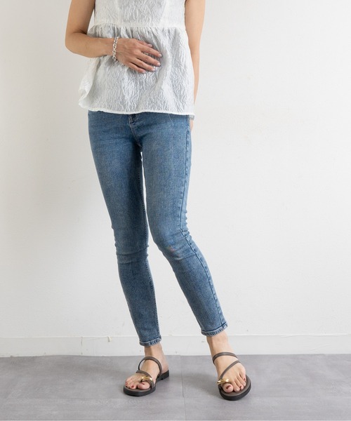 Fabby fabby（ファビィーファビィー）の「フラットメタルトングサンダル（サンダル・レディース・ブラウン/ホワイト/ブラック・MEDIUM/LARGE/SMALL）」の8枚目の写真