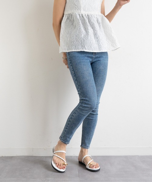 Fabby fabby（ファビィーファビィー）の「フラットメタルトングサンダル（サンダル・レディース・ブラウン/ホワイト/ブラック・MEDIUM/LARGE/SMALL）」の12枚目の写真