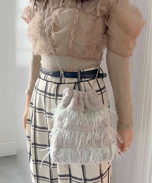 Casselini（キャセリーニ）の「Casselini(キャセリーニ)フラッフィーフェザー巾着（ショルダーバッグ・レディース・グレー/ブラック/ピンク・FREE）」の18枚目の写真