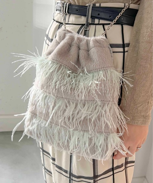 Casselini（キャセリーニ）の「Casselini(キャセリーニ)フラッフィーフェザー巾着（ショルダーバッグ・レディース・グレー/ブラック/ピンク・FREE）」の20枚目の写真