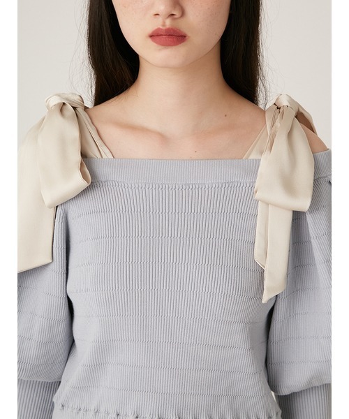 LILY BROWN（リリーブラウン）の「ショルダーリボンオフショルニットトップス（ニット/セーター・レディース・アイボリー/ライトブルー/ブラック・FREE）」の16枚目の写真