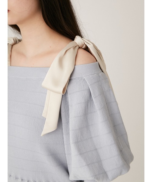 LILY BROWN（リリーブラウン）の「ショルダーリボンオフショルニットトップス（ニット/セーター・レディース・アイボリー/ライトブルー/ブラック・FREE）」の15枚目の写真