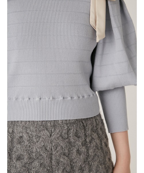 LILY BROWN（リリーブラウン）の「ショルダーリボンオフショルニットトップス（ニット/セーター・レディース・アイボリー/ライトブルー/ブラック・FREE）」の6枚目の写真