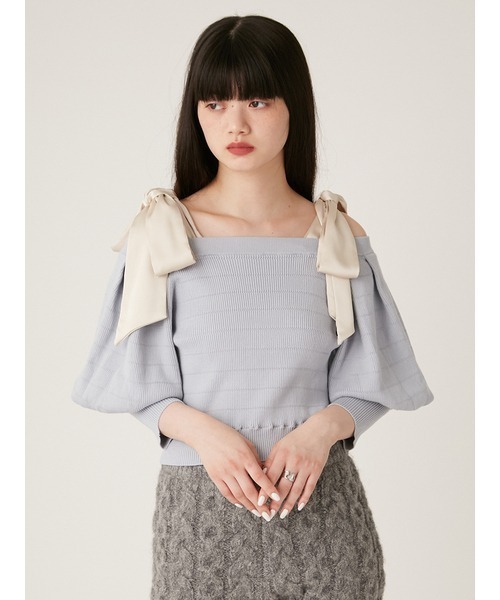 LILY BROWN（リリーブラウン）の「ショルダーリボンオフショルニットトップス（ニット/セーター・レディース・アイボリー/ライトブルー/ブラック・FREE）」の19枚目の写真