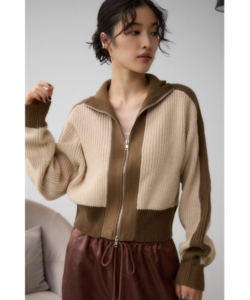 AZUL by moussy（アズールバイマウジー）の「ニットトラックジャケット（ブルゾン・レディース・アイボリー/グレー/ブルー・FREE）」の4枚目の写真