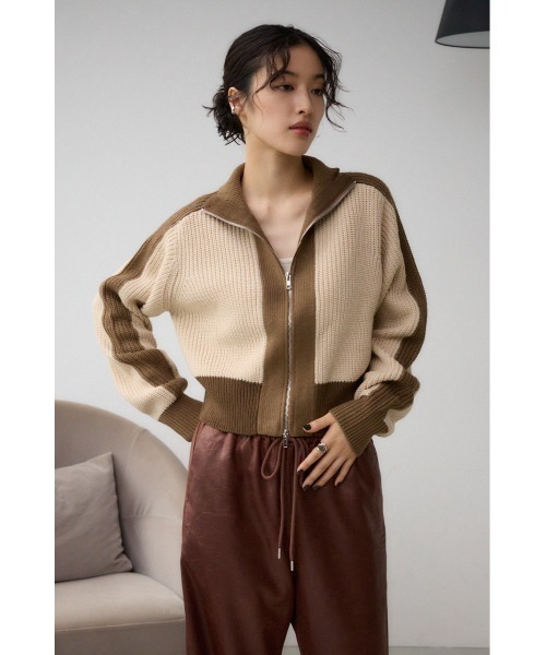 AZUL by moussy（アズールバイマウジー）の「ニットトラックジャケット（ブルゾン・レディース・アイボリー/グレー/ブルー・FREE）」の5枚目の写真