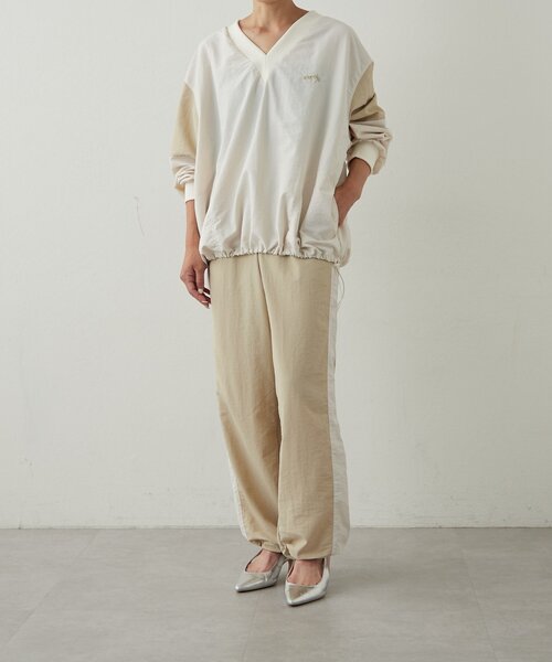 【セール】ナイロンVネックピステ（シャツ/ブラウス）｜earthy（アーシー）