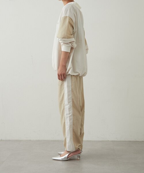 【セール】ナイロンVネックピステ（シャツ/ブラウス）｜earthy（アーシー）