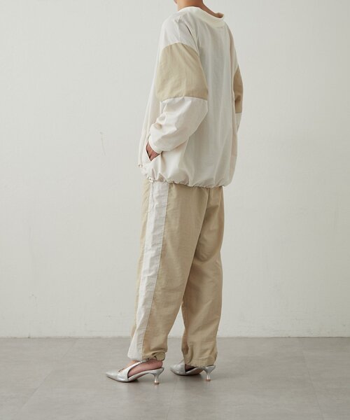 【セール】ナイロンVネックピステ（シャツ/ブラウス）｜earthy（アーシー）