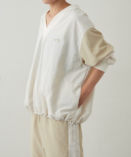 【セール】ナイロンVネックピステ（シャツ/ブラウス）｜earthy（アーシー）